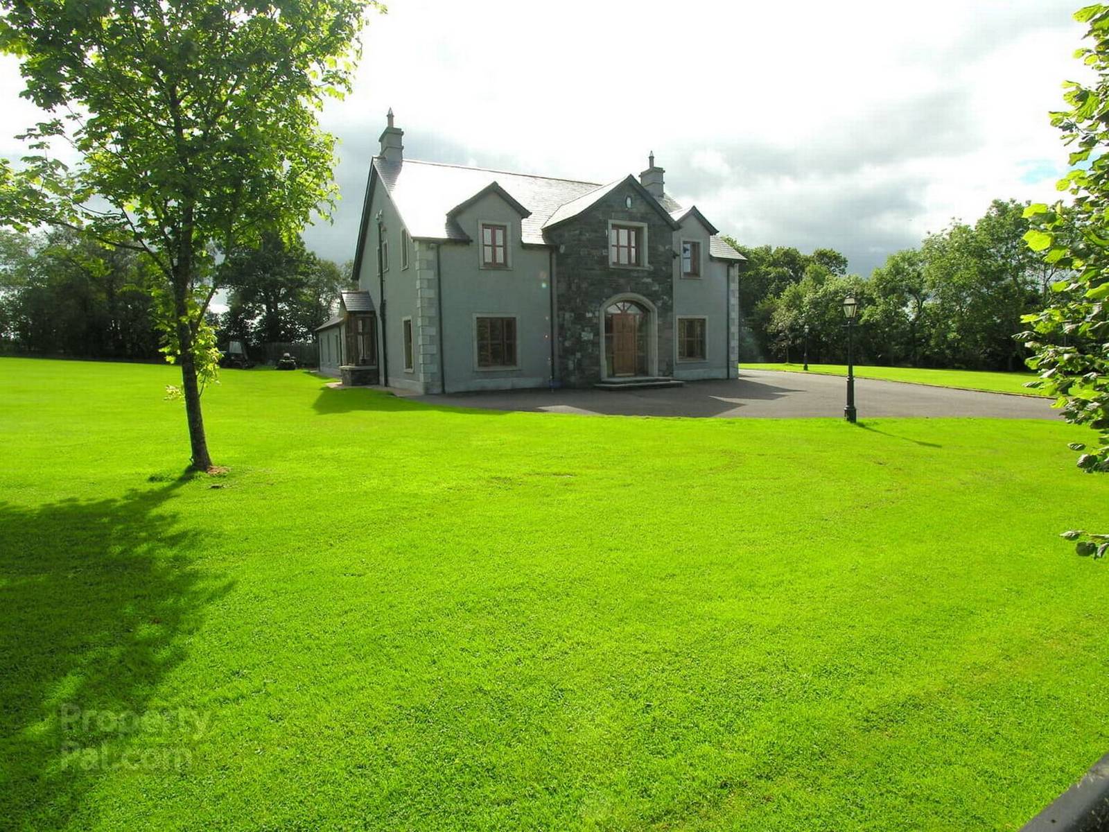 Mansion With Private Racetrack For Sale in the UK GTspirit