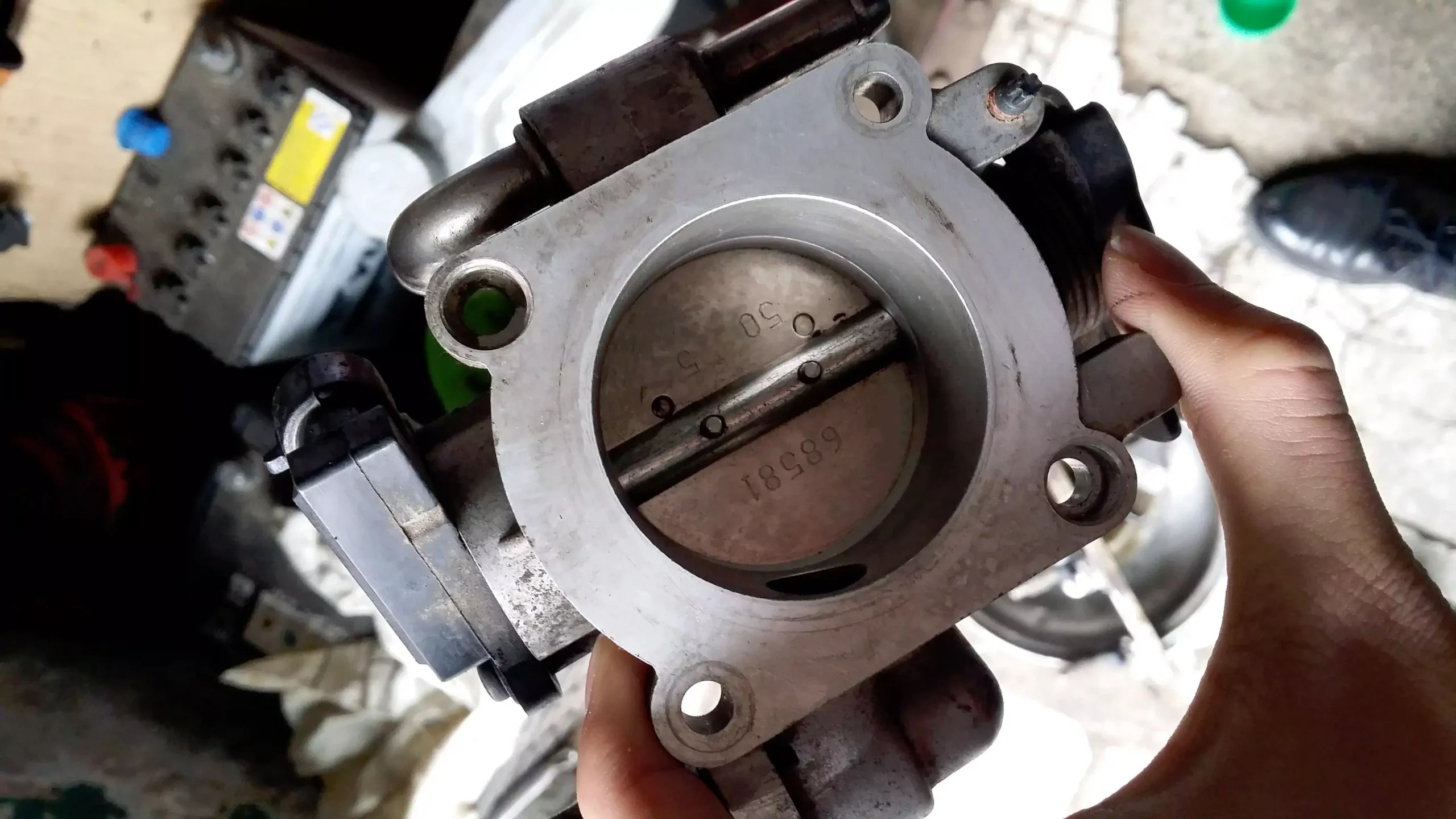 6 Reasons for Carbon Build-up on Throttle Body (+Solutions) - GuangcaiAuto