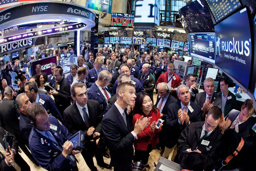 What Time Does the Stock Market Open in the US and World?