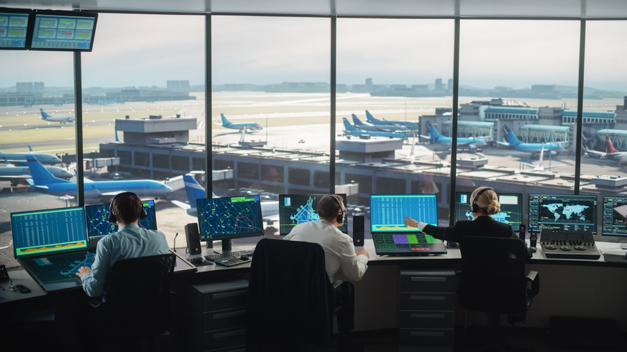 Military Offers Air Traffic Controllers as Aviation Crisis Deepens