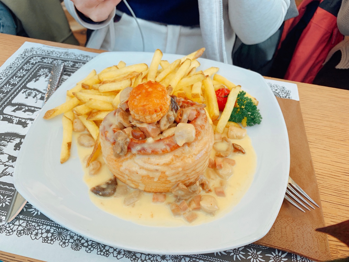 ♠ 瑞士食記│Emmentaler Cheese Village 起司工廠吃午餐 奶油不飛的PlayGround