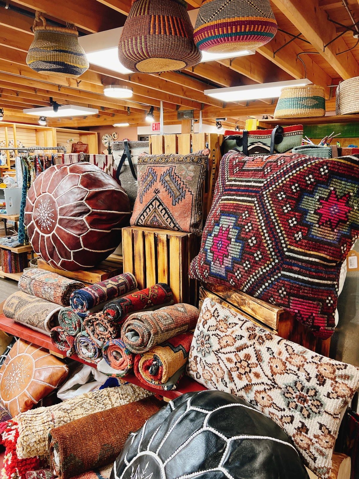 ♣ 阿拉斯加逛逛│Anchorage【Grassroots Fair Trade Store】 公平交易家飾品店 奶油不飛的PlayGround