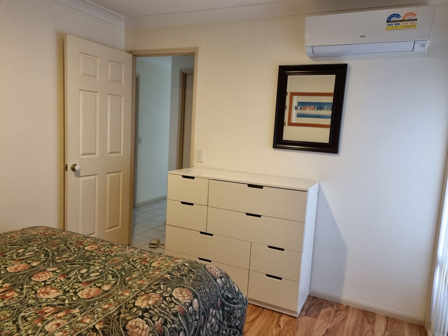 Clean and Large Bedroom for Rent Griffith Student Guild