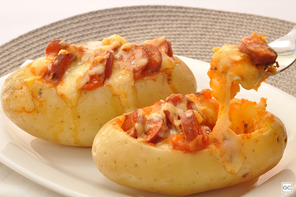 Batata recheada com calabresa Guia da Cozinha