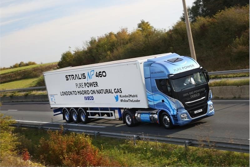 Un IVECO Stralis NP viaja de Londres a Madrid sin repostar