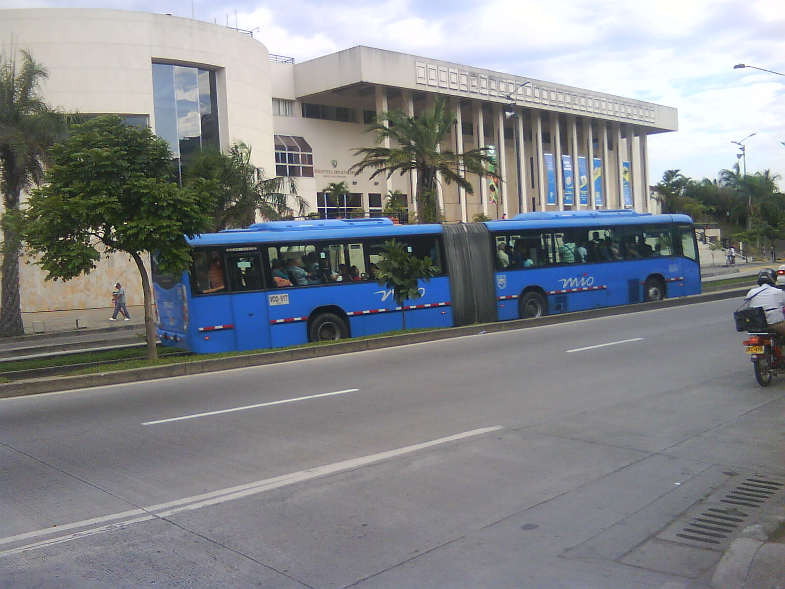 En Cali rodarán 21 buses a gas natural en el MIO