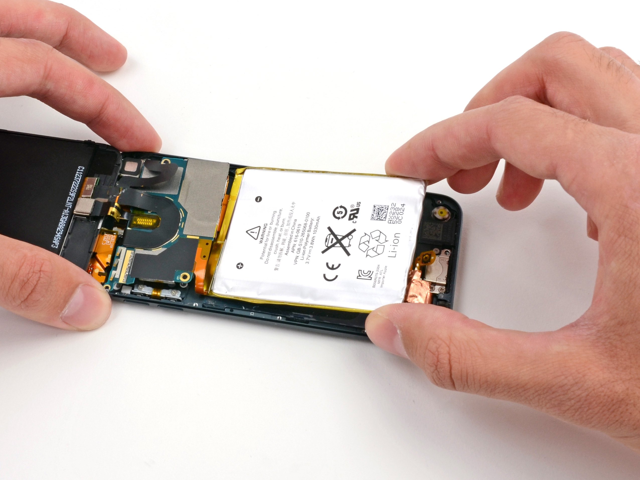 Changement batterie iPod Touch 6e génération Tutoriel de réparation iFixit