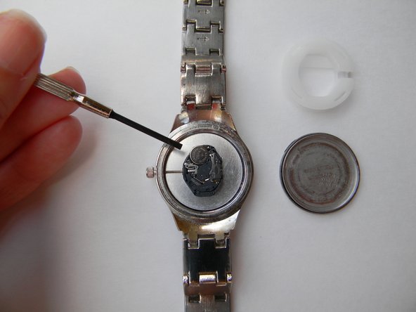 How to Replace the Watch Battery? Step-By-Step - Power Your Feed