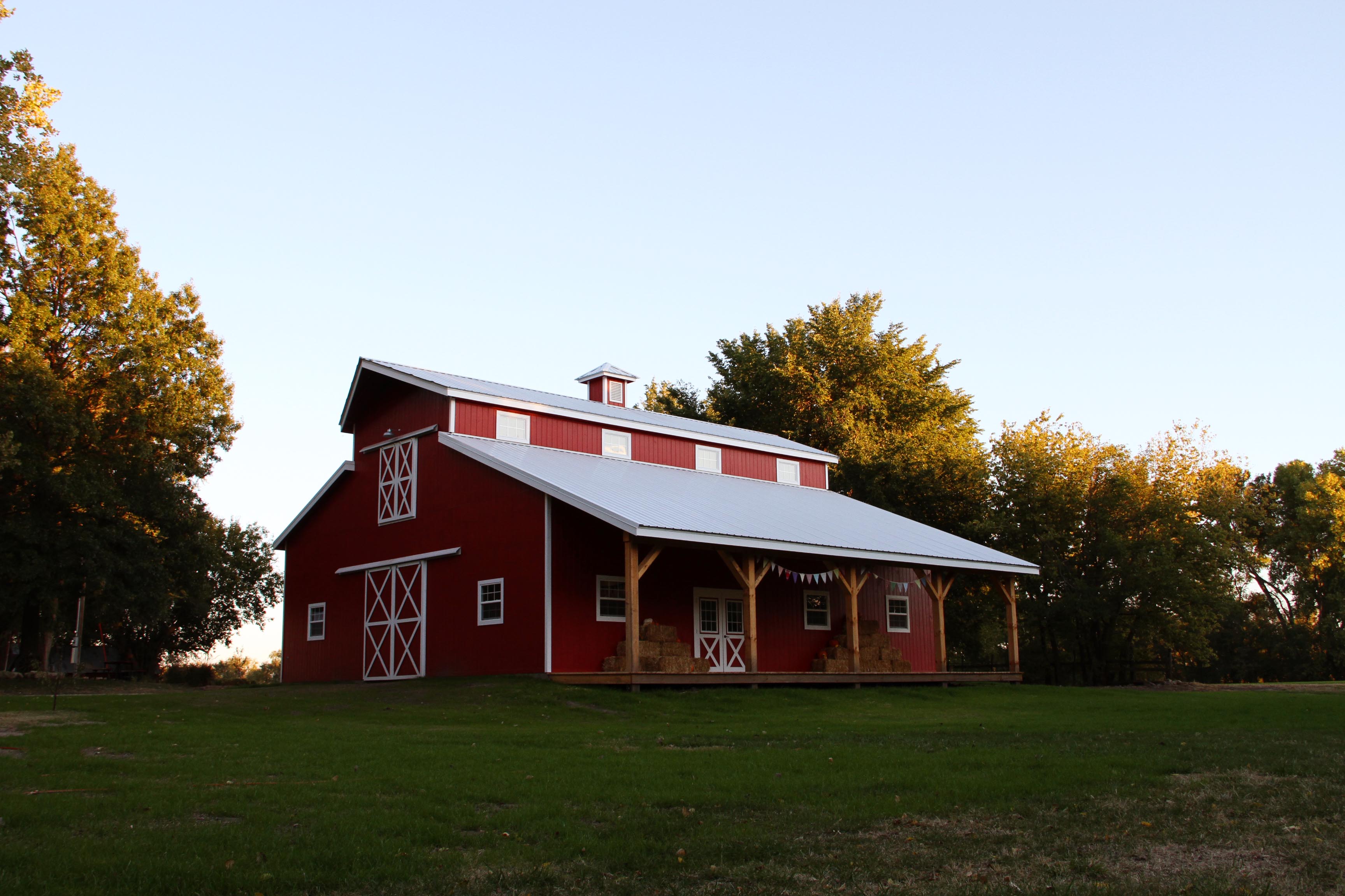 Emma Creek Barn Hesston KS Rustic Wedding Guide