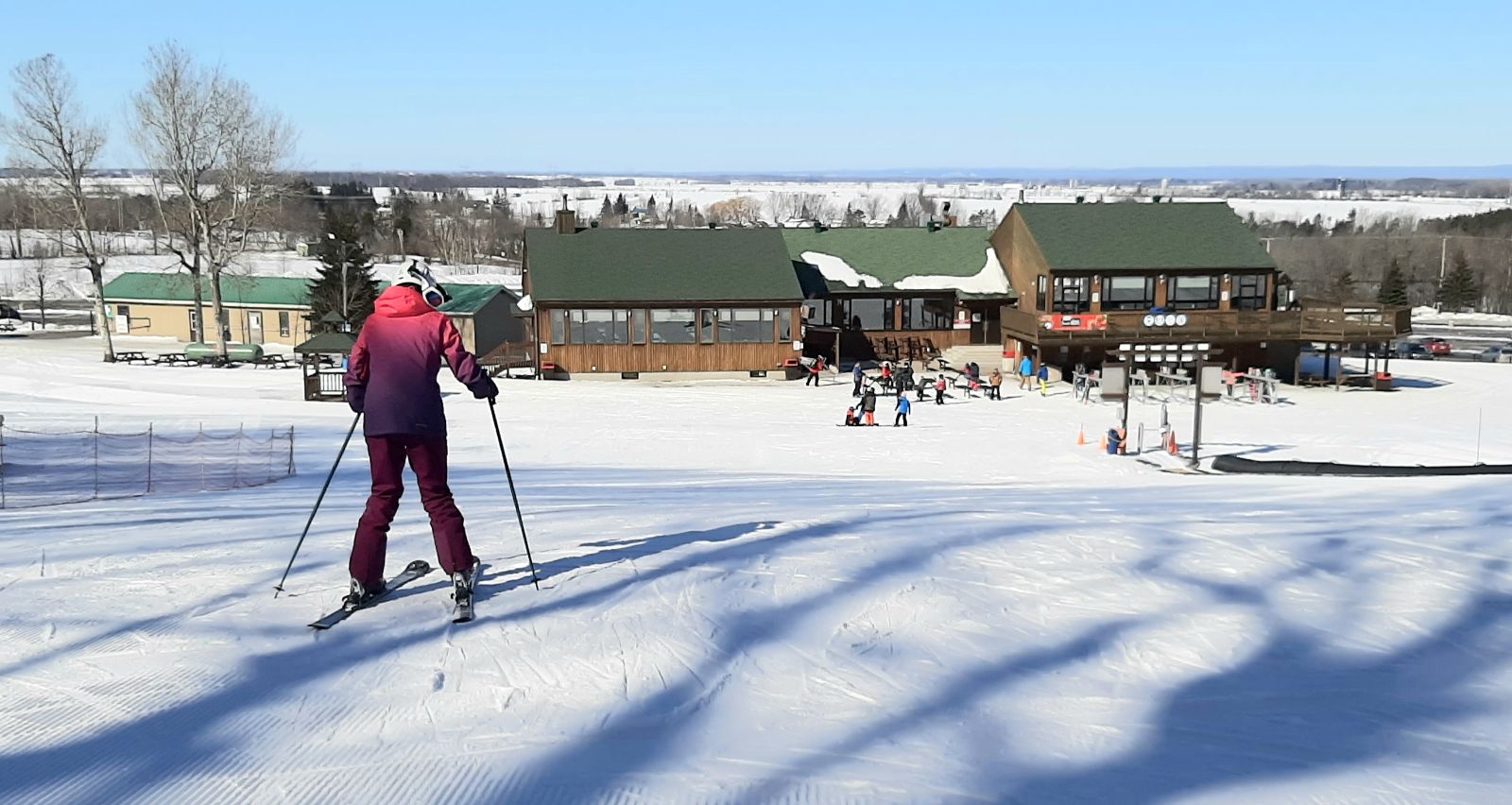 Mont Rigaud, chalet, pt Zone.Ski Le guide des stations de ski du Québec