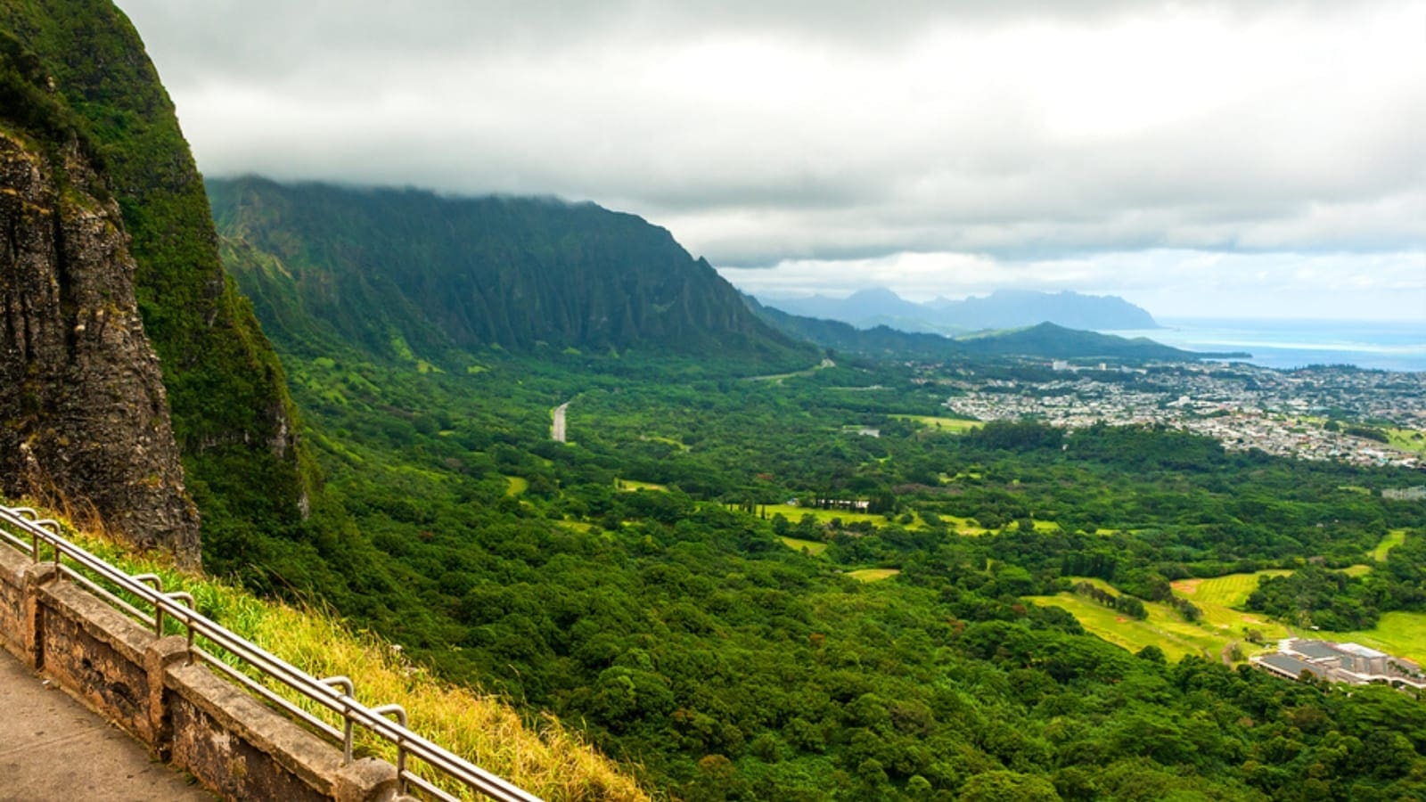 Oahu Audio Driving Tour GuideAlong