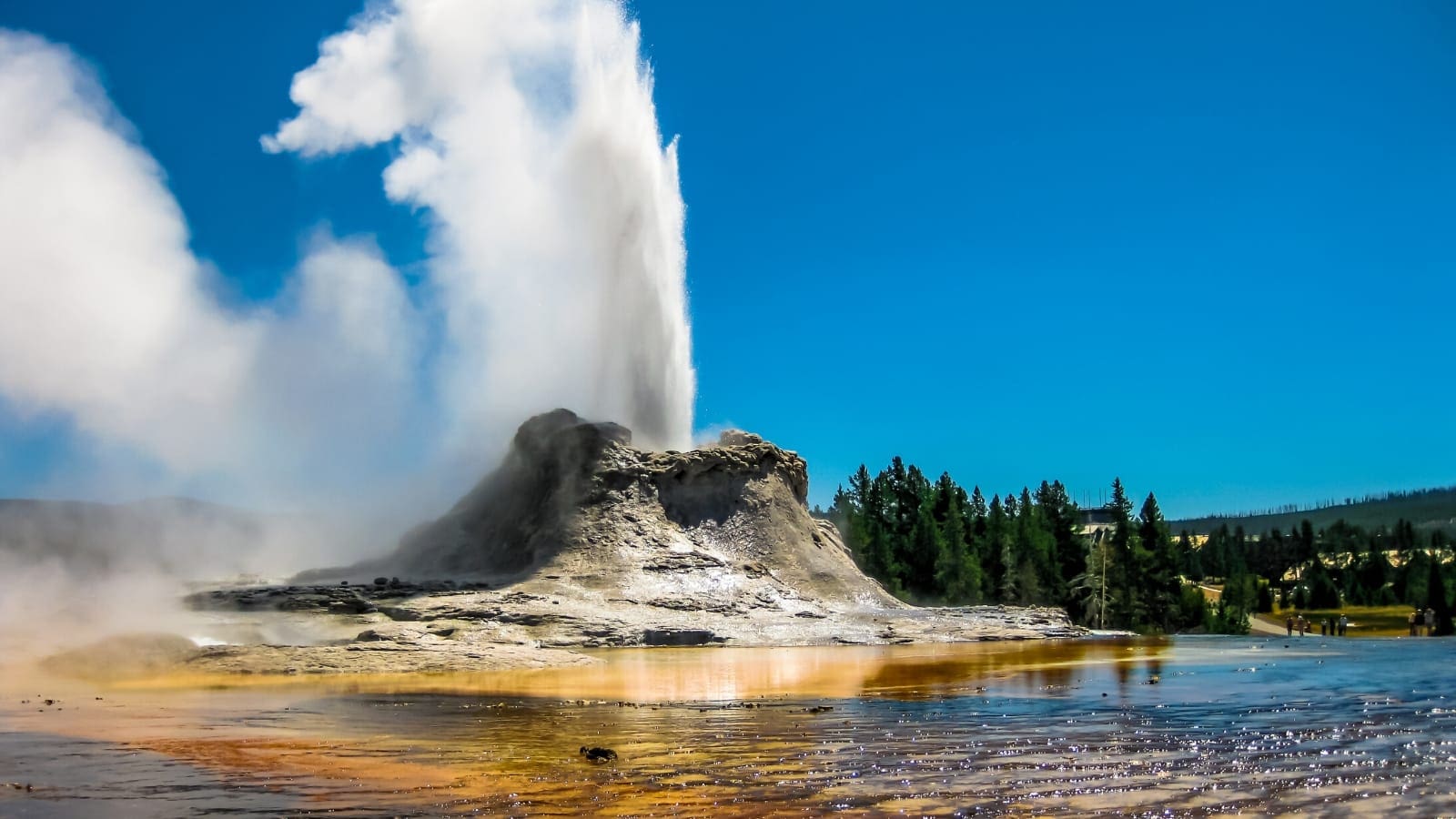 Yellowstone National Park Audio Driving Tour GuideAlong