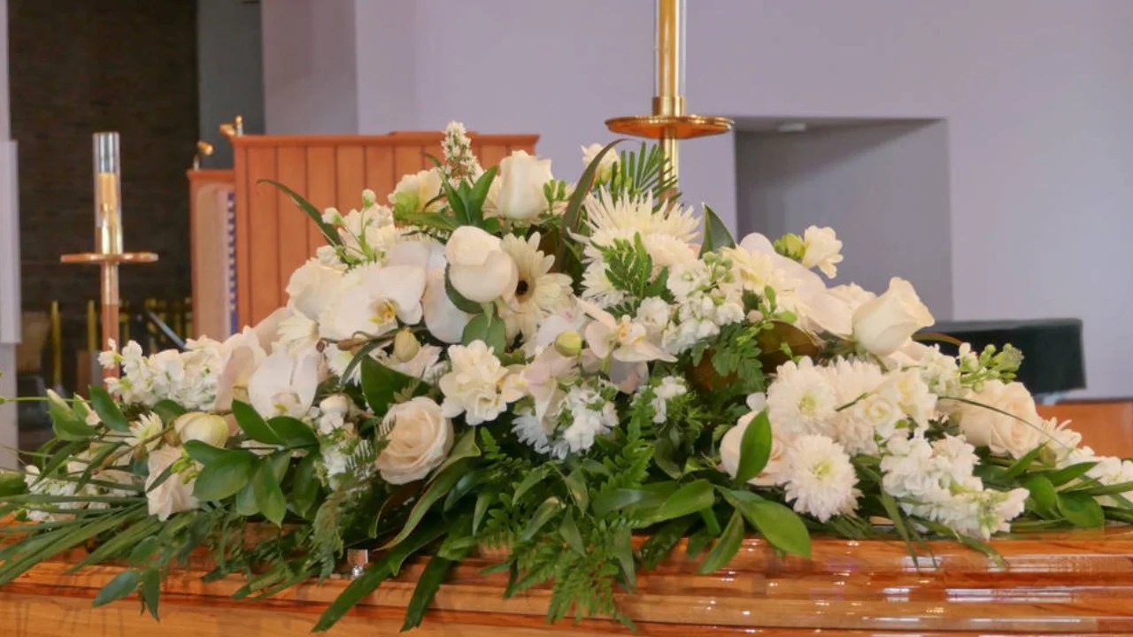 How To Preserve Funeral Flowers A StepByStep Guide! GuideByTips