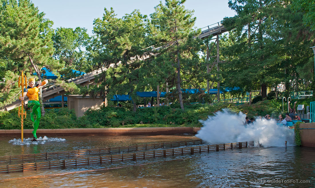 Aquaman Splashdown Ride Guide to Six Flags over Texas