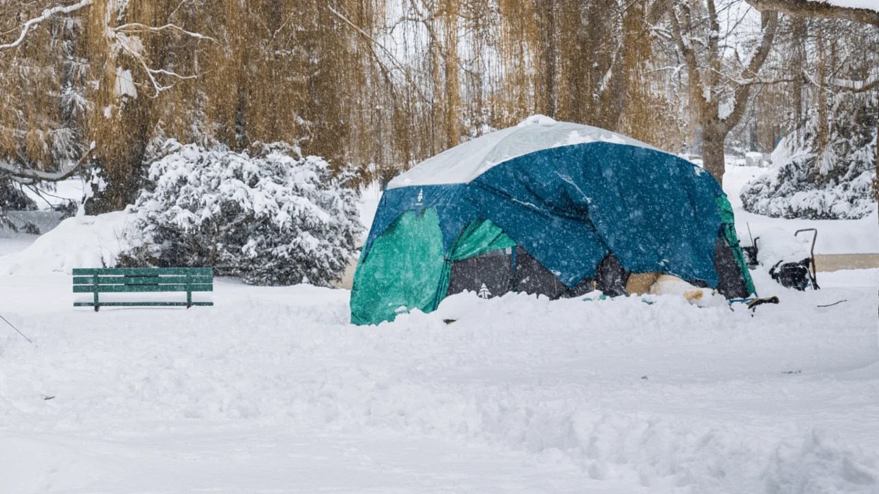 How to Support People Experiencing Homelessness During the Cold Winter