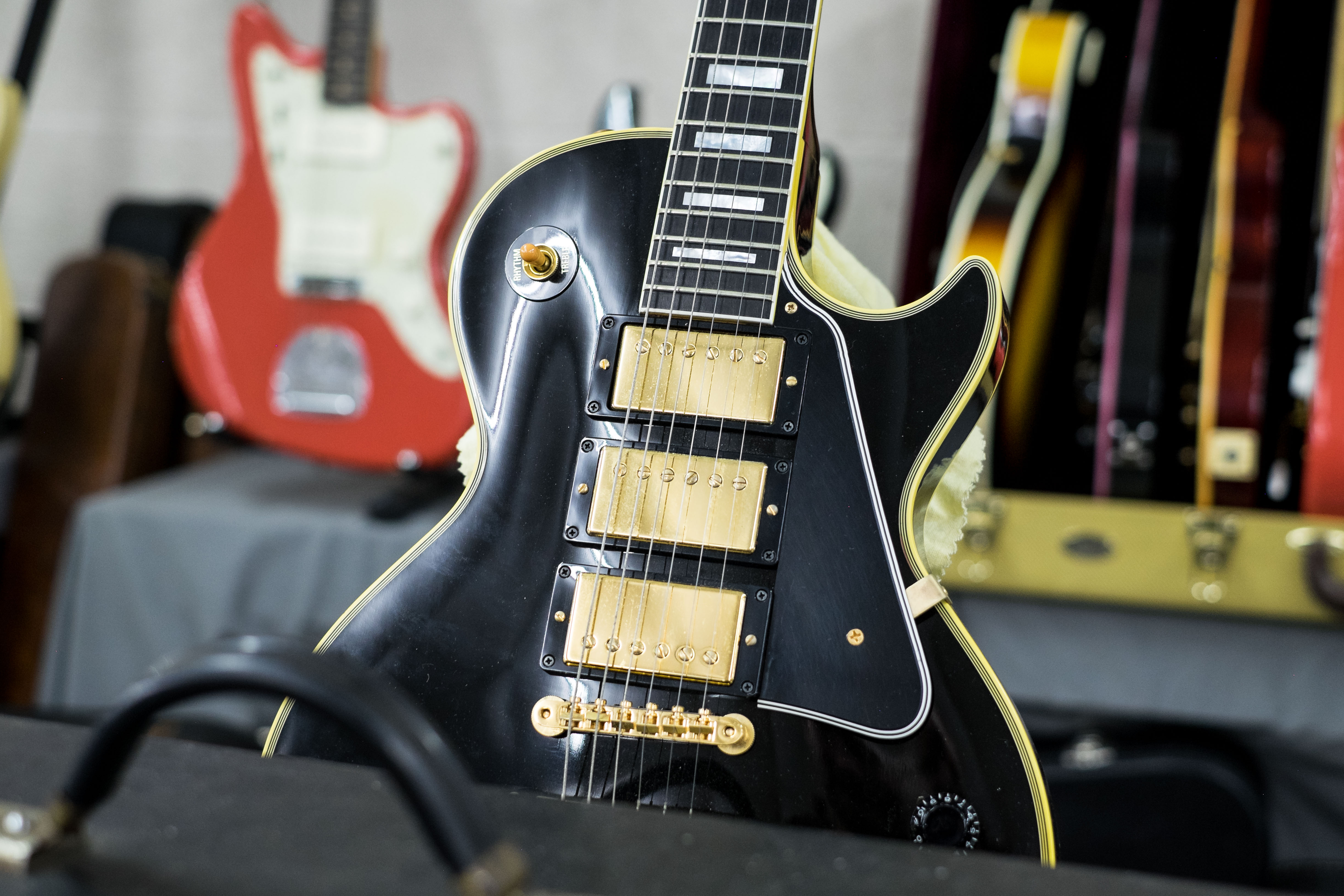 In Pictures Gardiner Houlgate Guitar Auction, September 2018