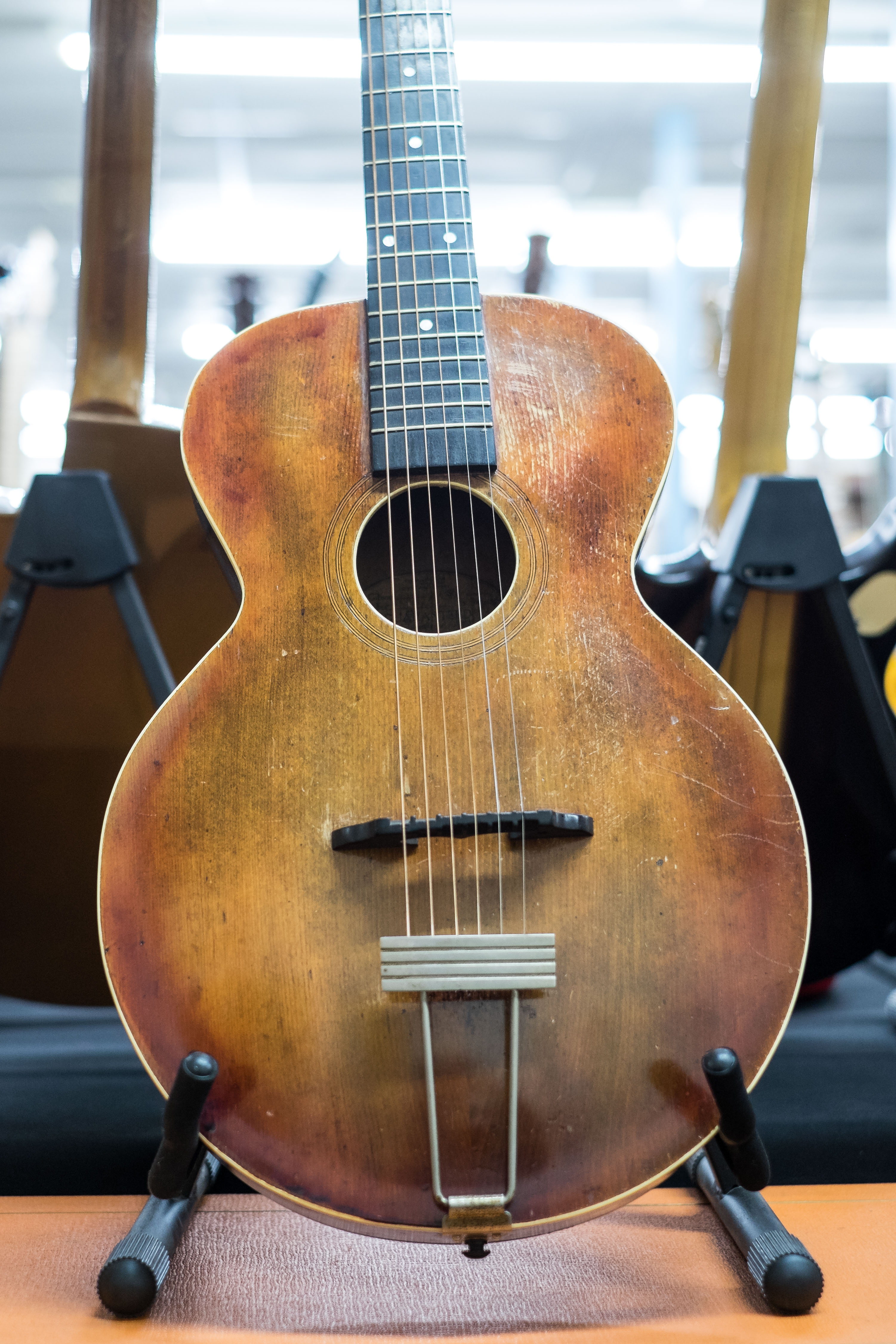 In Pictures Gardiner Houlgate Guitar Auction, September 2018