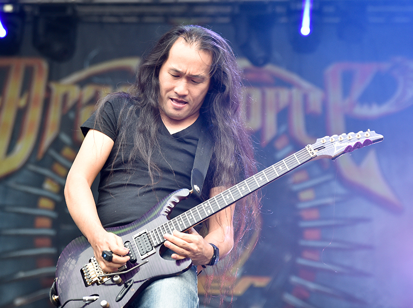 Watch DragonForce’s Herman Li shred underwater