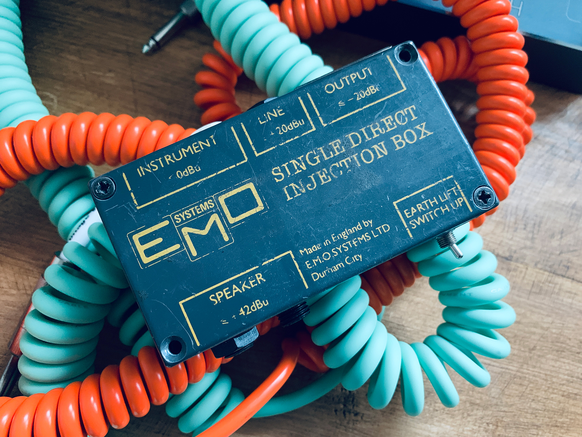 Guitar Recording FAQ How to record electric guitar direct to desk