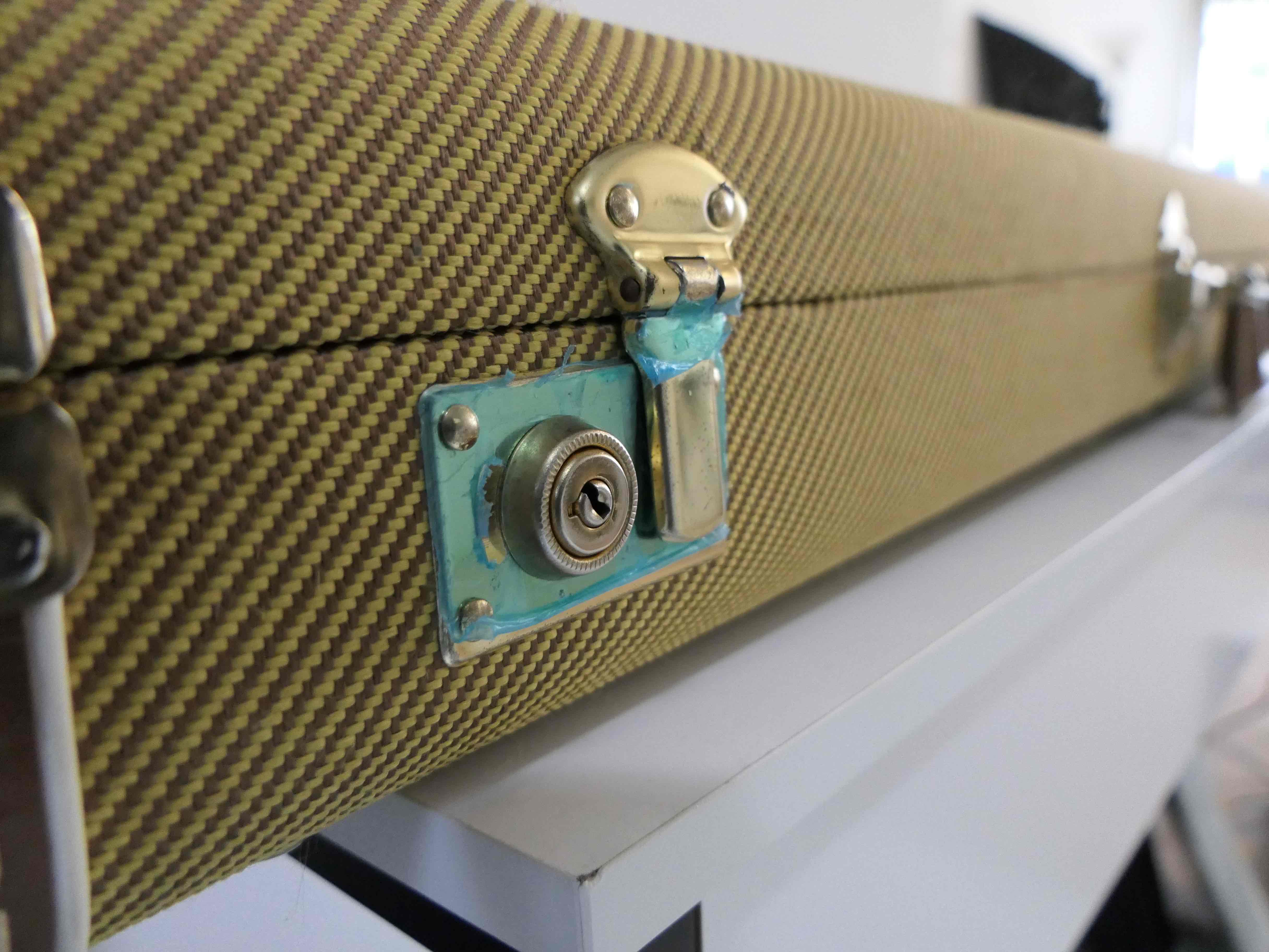 How to Remove Mold from Tweed Hard Case Guitar Case Guide