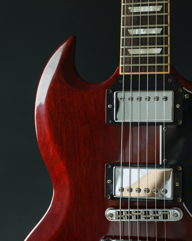 Choosing the Best Electric Guitar for Blues Guitar Lessons Twin Cities