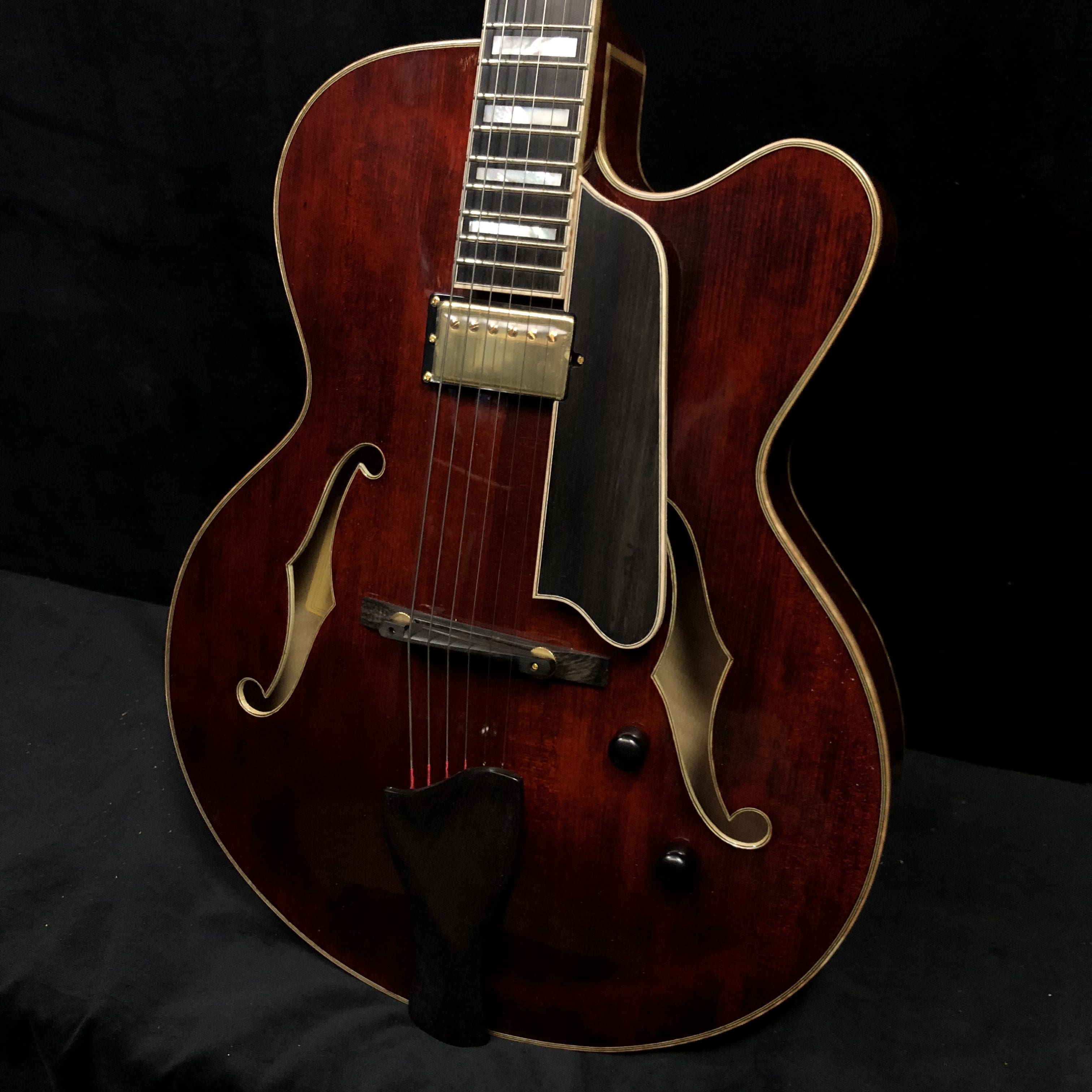 Eastman Jazz Elite 16″6 Archtop Electric Jazz Guitar 150520004 w case