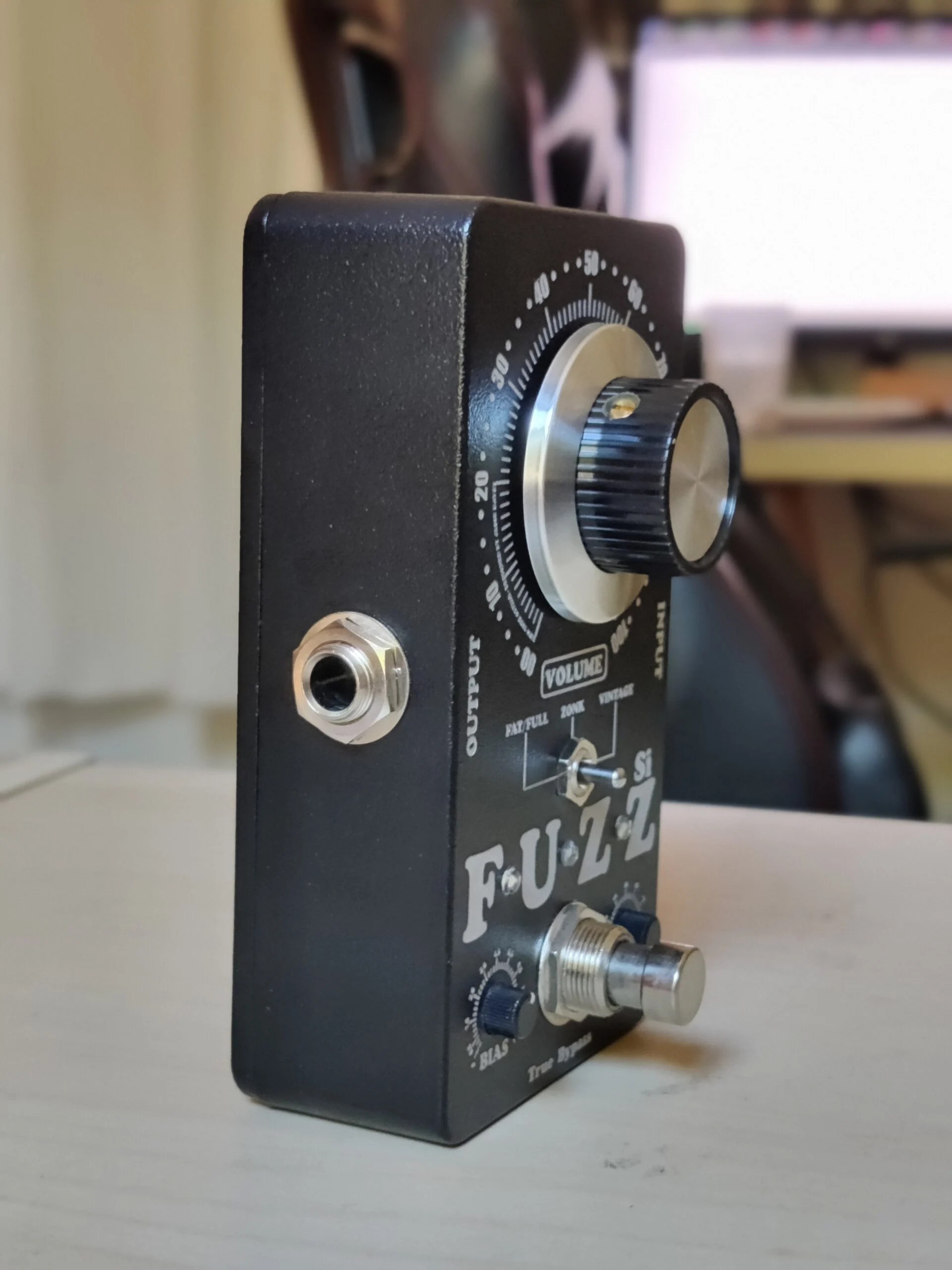 King Tone Silicon Fuzz Pedal Review Guitar Space