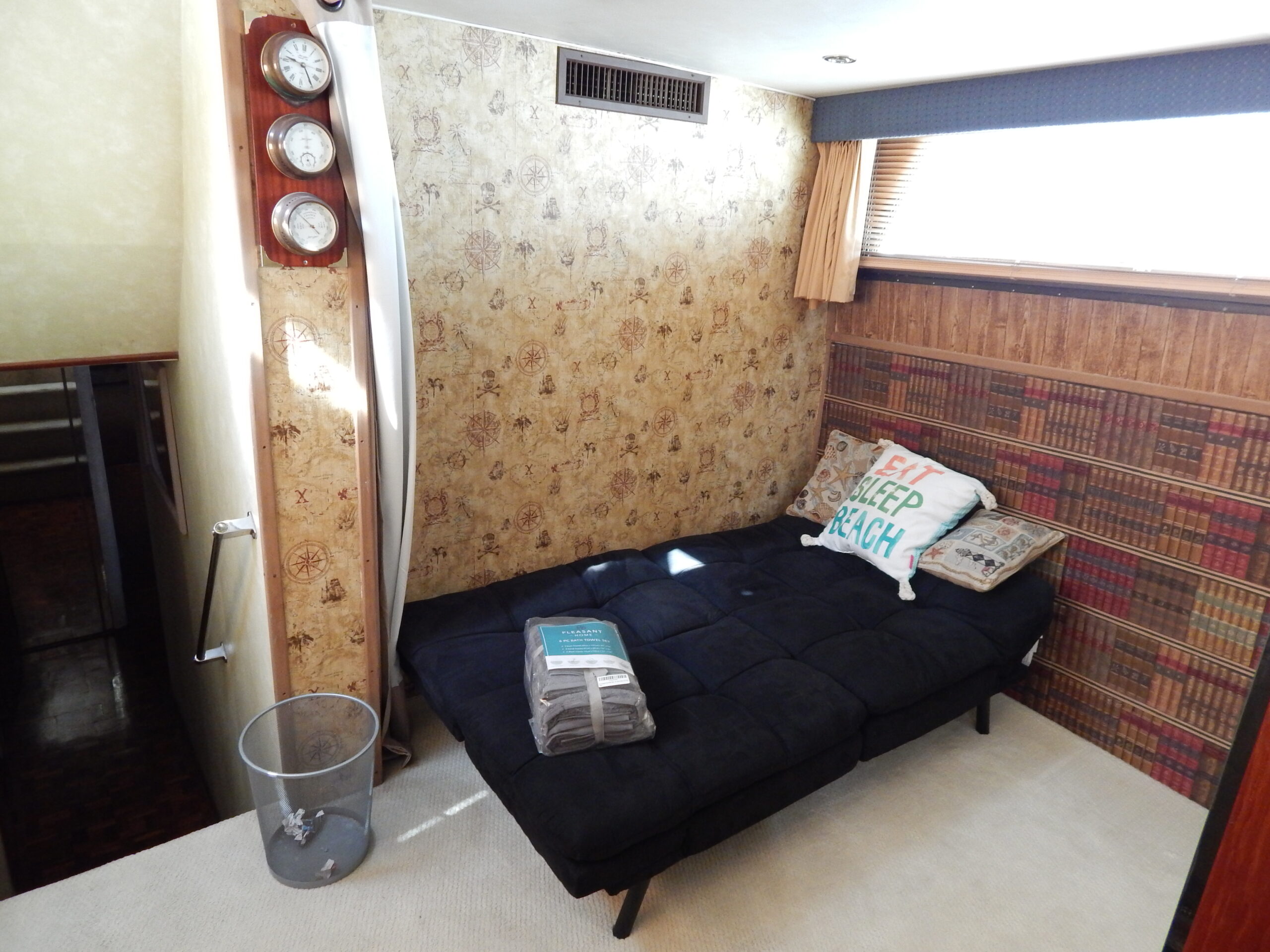 61foot Yacht Charters Gulf Coast Tiki Boat Tours & Yacht Charters
