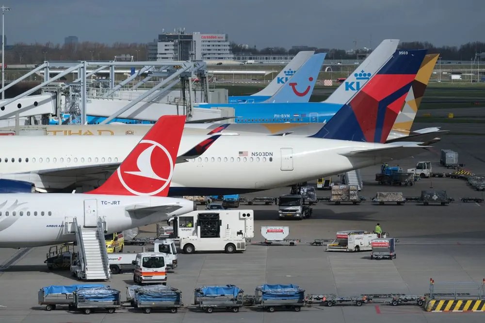 Pakistani pilots banned from flying European Airlines planes Gulfinside