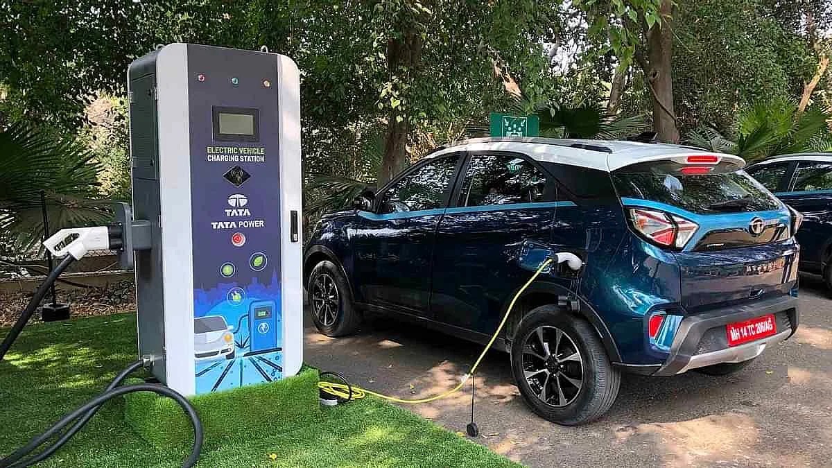 Lucknow gets its first 60 kW EV fastcharging station, powered by MG