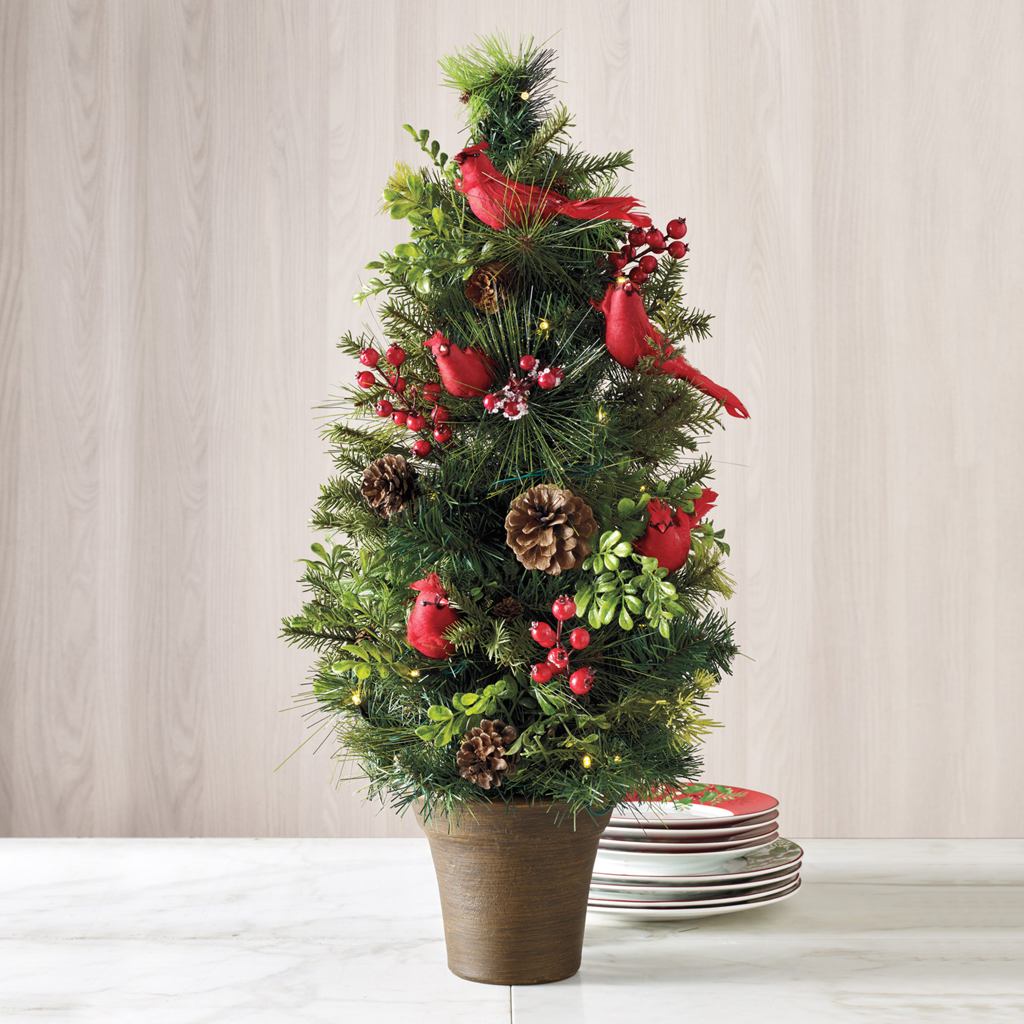 Winter Cardinal PreLit Tree Gump's