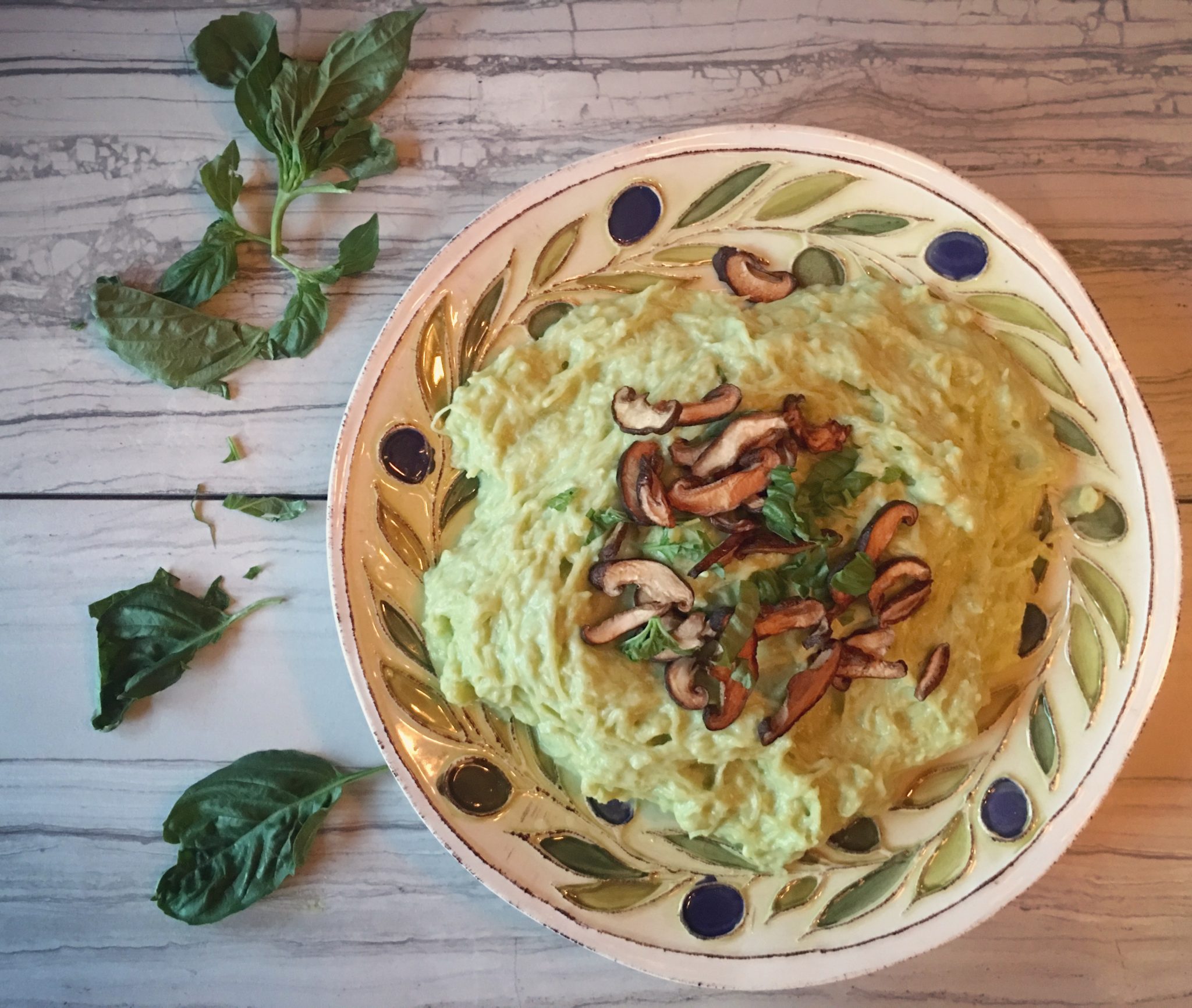 Pesto Alfredo Spaghetti Squash Gumsaba
