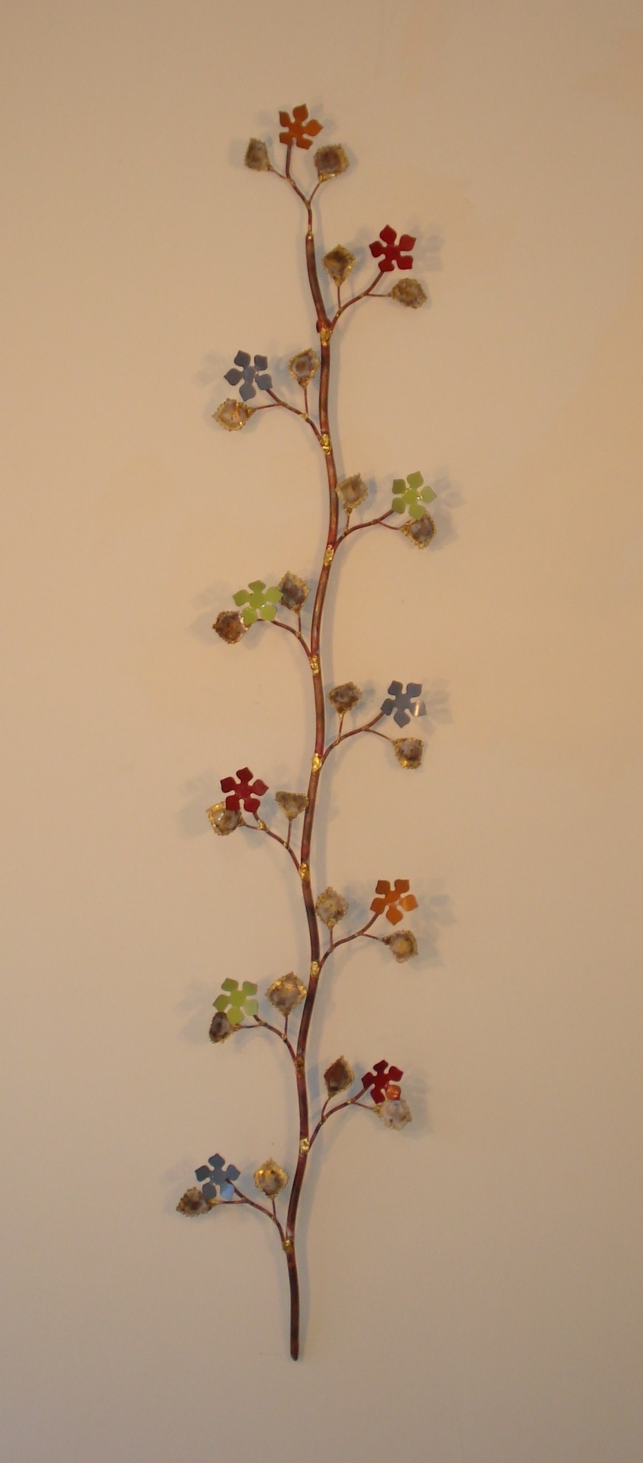 "Spruce Up Your Space with Stunning Indoor Metal Wall Art Gurtan