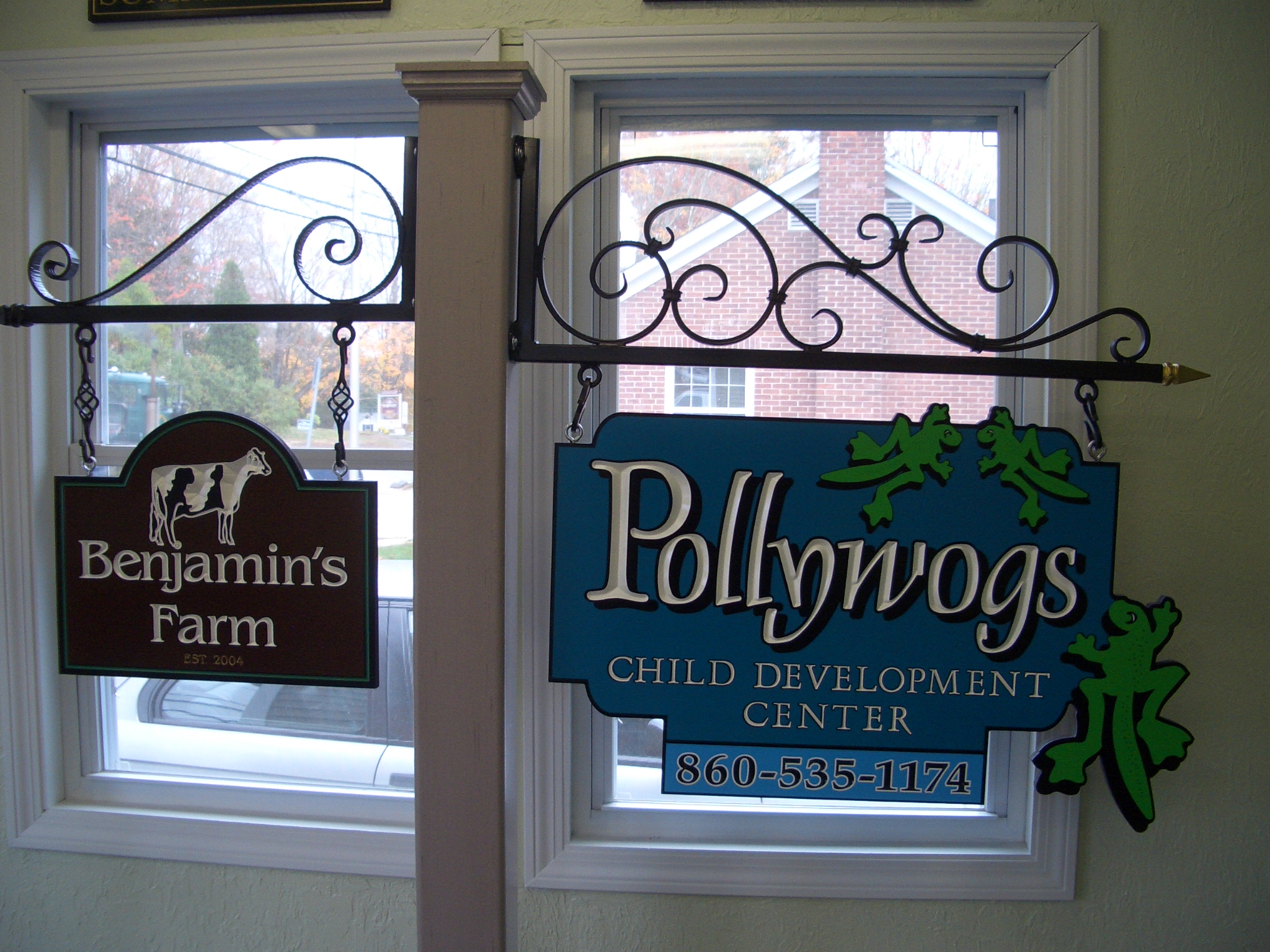 Mounting Hardware Graphics Unlimited CT/MA/RI SIGN DESIGNERS