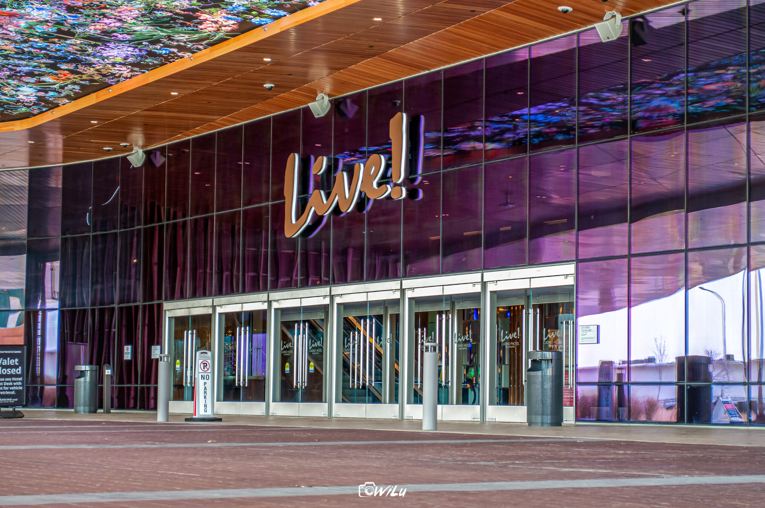 Philly Live! Guthrie Glass