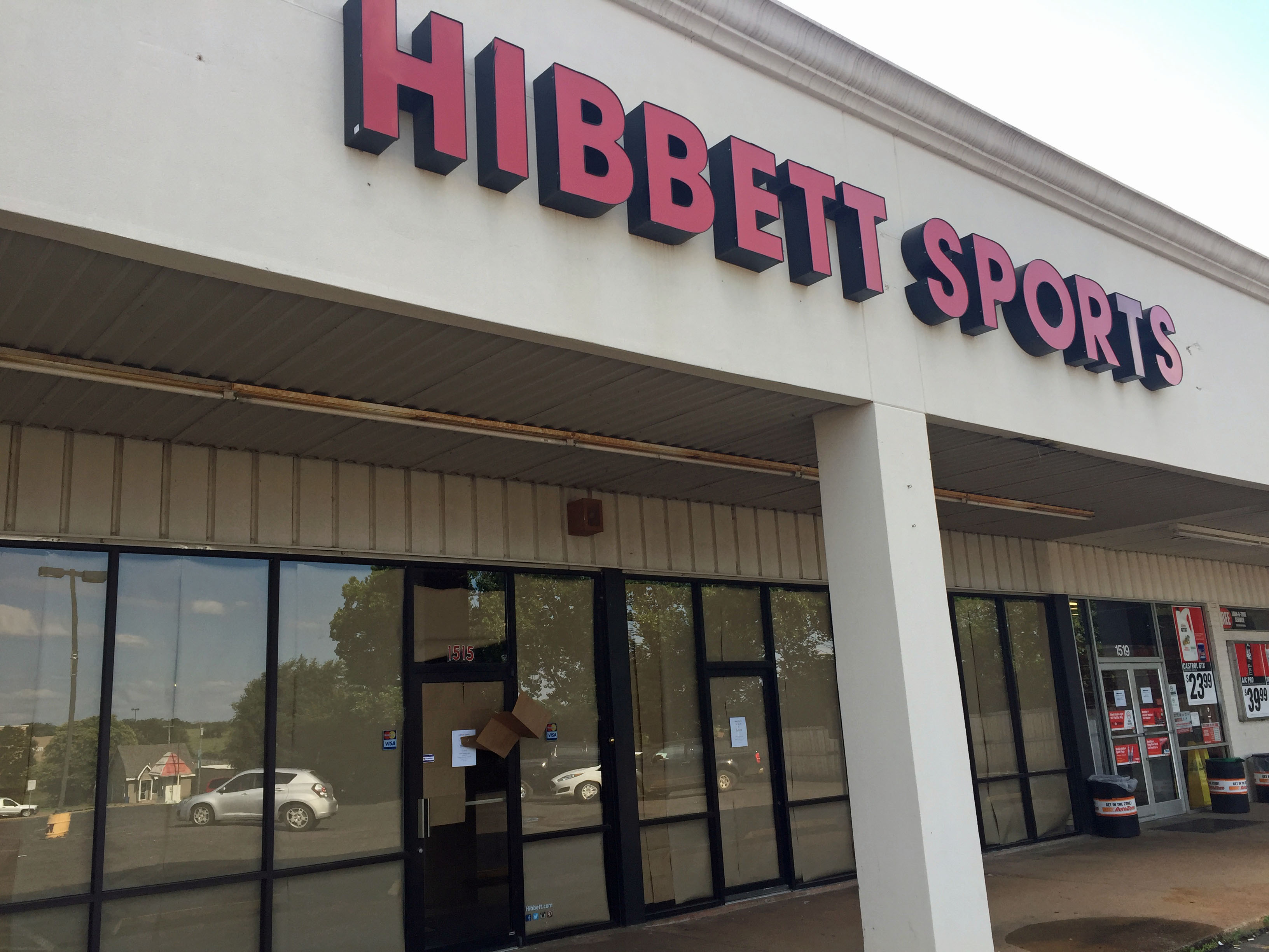 Local business closes its doors along S. Division St. Guthrie News Page