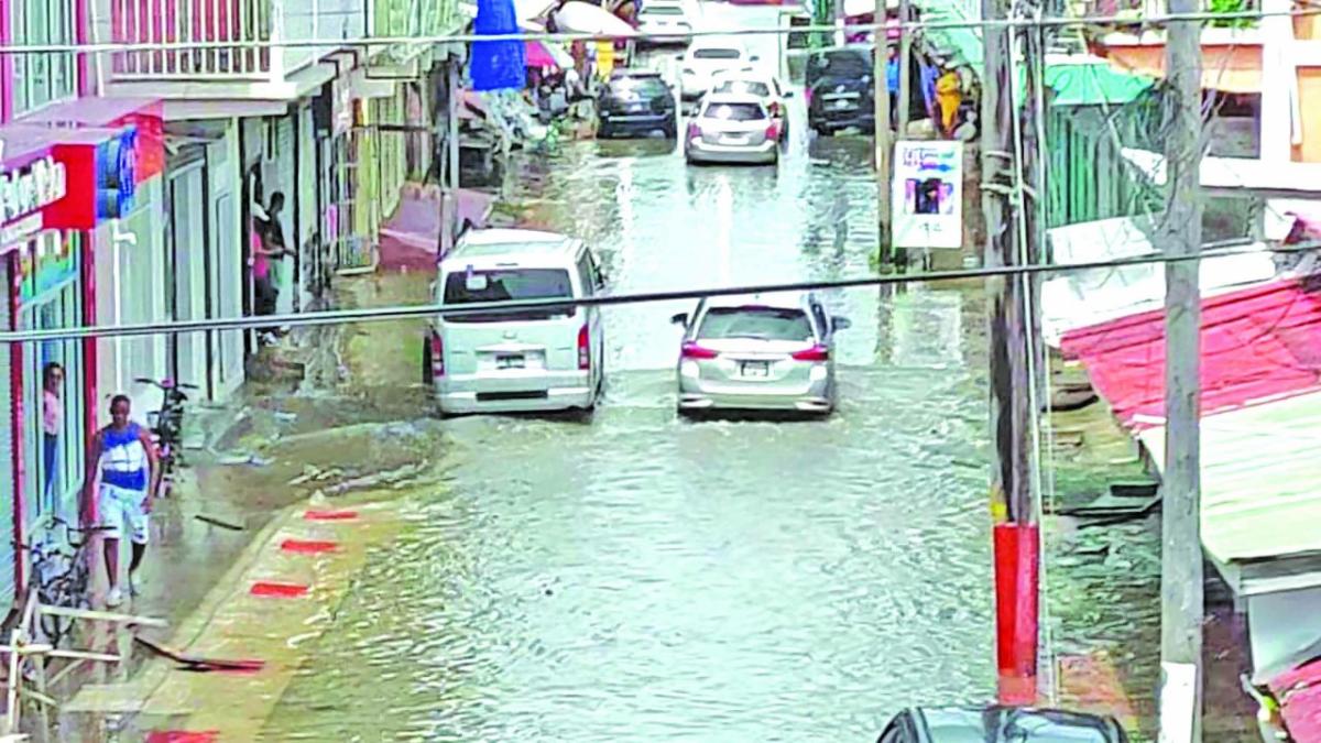 Flooding hits New Amsterdam again Guyana Times