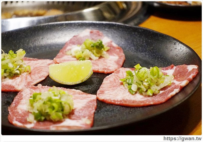 [桃園美食] 覓燒肉日式炭火 -- 精緻好吃的無煙燒肉、還有超high的生啤酒大賽 | 桃園燒肉推薦