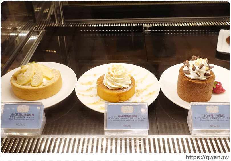 [捷運美食●中山站] Monteur 夢甜屋洋菓子店 -- 被好多草莓包圍的夢幻下午茶 | 年輪蛋糕專賣