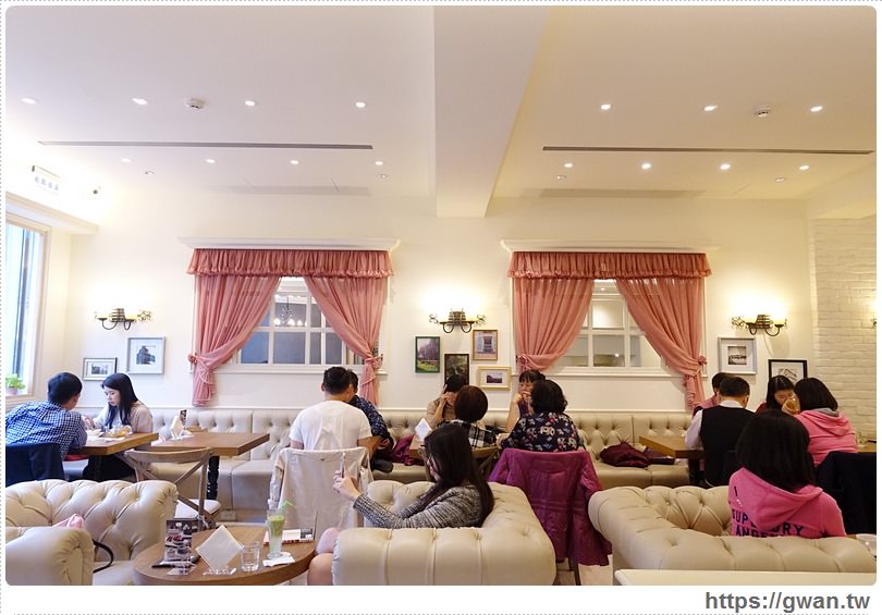 [捷運美食●中山站] Monteur 夢甜屋洋菓子店 -- 被好多草莓包圍的夢幻下午茶 | 年輪蛋糕專賣