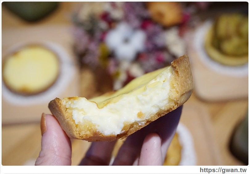 [高雄左營美食●捷運凹子底站] 葳林爵閣實驗廚房 X 葳林珍美睫美甲 -- 吃甜點也能順便變美麗 | 甜點美容複合咖啡廳