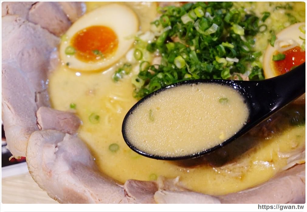 [台中拉麵●北區] 雷亭日式拉麵 -- 肉片蓋滿整個碗的大盛豚丼，每天限量10碗!!食尚玩家推薦~