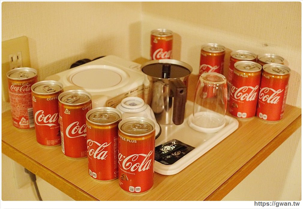 日本自動販賣機限定 | 神奇的咖啡可樂~ 到底是咖啡還是可樂?? 日本自動販賣機限定 | 神奇的咖啡可樂~ 到底是咖啡還是可樂??