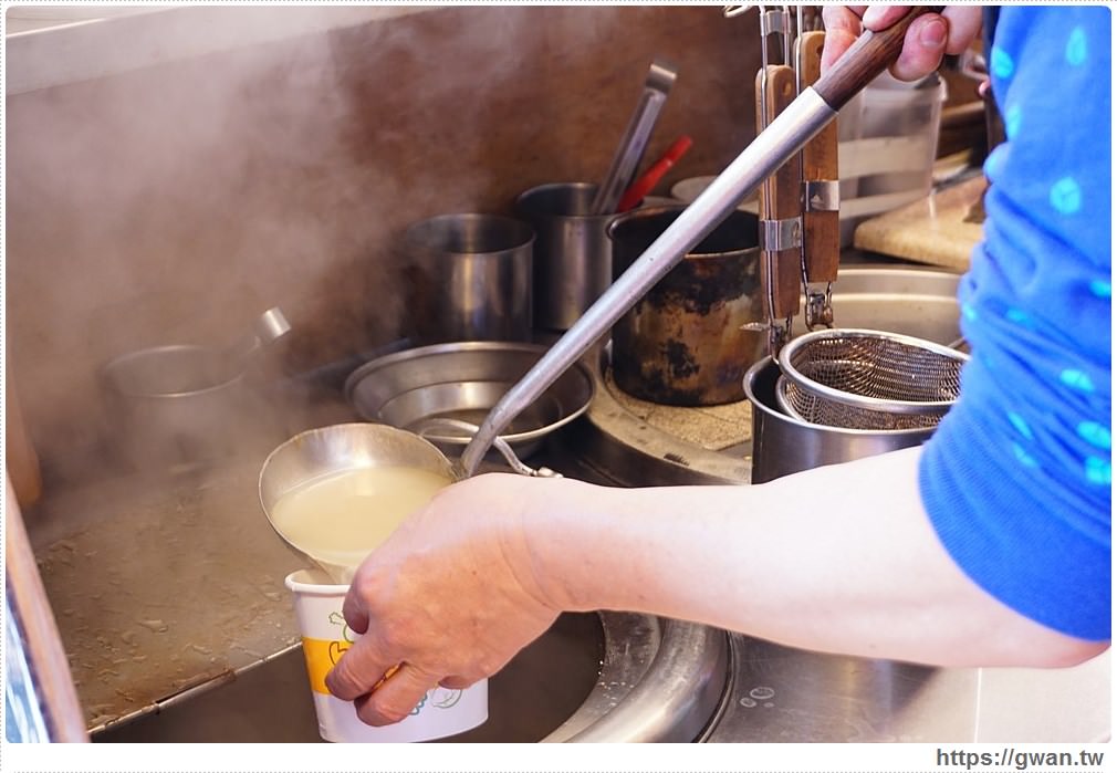 [台中小吃●西屯區] 肉圓寶 -- 超特別的湯肉圓，加點辣更好吃