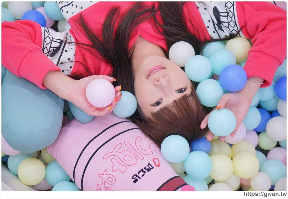 [樹林甜點] 澡糖甜點工作室 -- 隱藏在市場裡的韓風咖啡廳 | IG網美浴缸、彩色球池