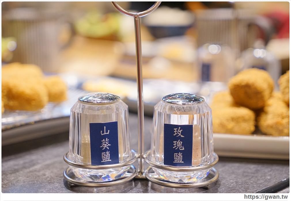 [台中牛排●新光三越] 王品乍牛 炸牛排專賣 -- 自己的牛排自己煎，不出國就能品嚐日本人氣炸牛排