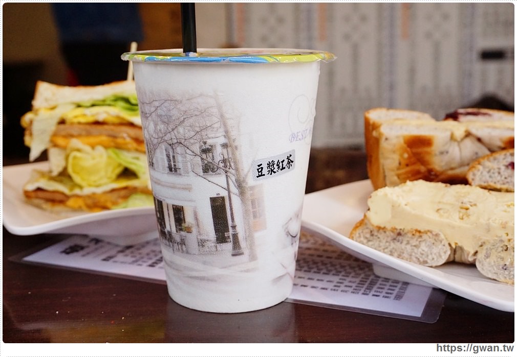 [永和早午餐●永安市場站] 碳之家 -- 四號公園人氣碳烤三明治，還有碳烤貝果唷!!