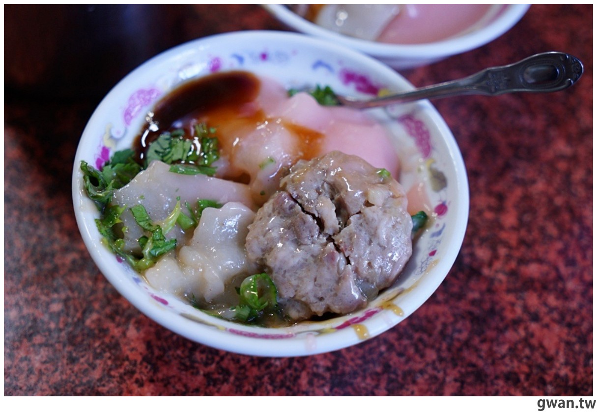 每天營業不到4小時,在地人從小吃到大的梁家肉圓,綜合湯只要20元! 每天營業不到4小時,在地人從小吃到大的梁家肉圓,綜合湯只要20元!