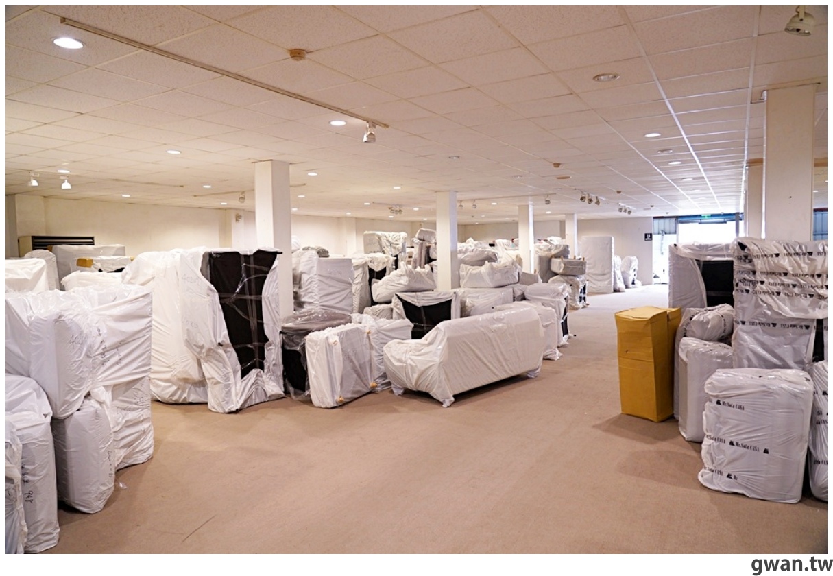 台中沙發哪裡買？沙發先生家居800坪超大展場，台中客製化沙發推薦