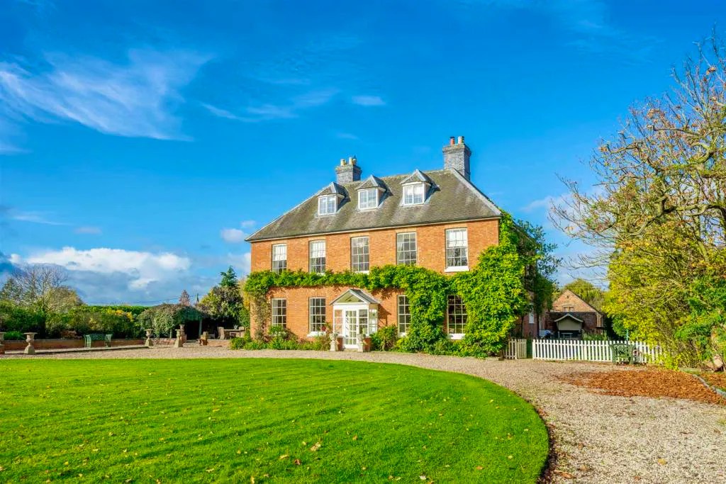 Five Of The Most Beautiful Houses To Buy Right Now